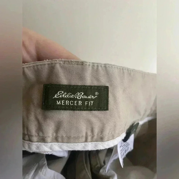 Eddie Bauer Size 4 Women’s Mercer Fit Khaki Shorts Bermuda Style 100% Cotton Tan - Picture 4 of 13